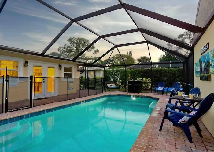 On Island! Private Pool Home-Walk To Great Beach!