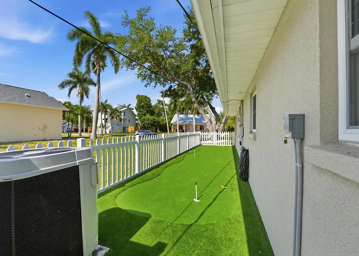 Sunwashed Stone Villa With Heated Pool, Hot Tub & Mini Golf